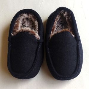 Boys Navy Size 7/8 House Slippers   Faux Suede & Fur
